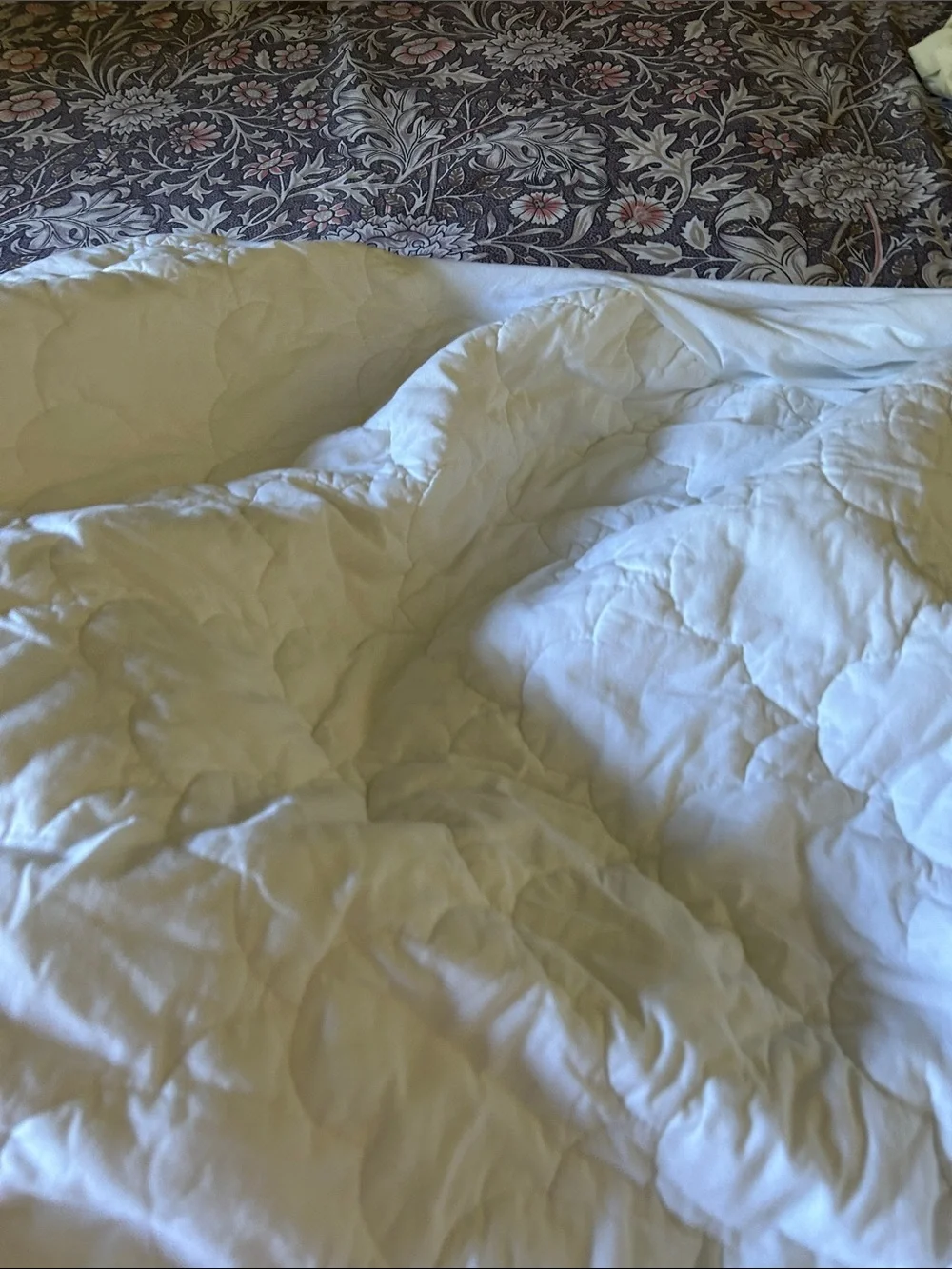 White Cotton twin xl mattress pad | used once | no stains